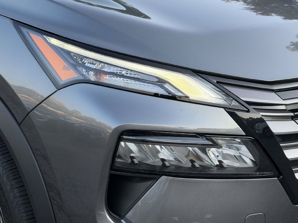 Used 2026 Nissan Rogue SV w/ Cold Weather Package AWD/4WD image 9
