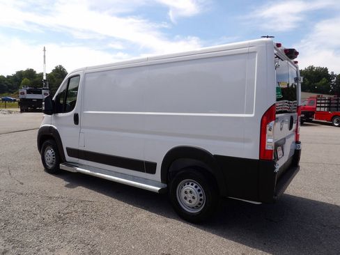 Used 2025 RAM ProMaster 2500 w/ U-Haul Equipment Group FWD image 4