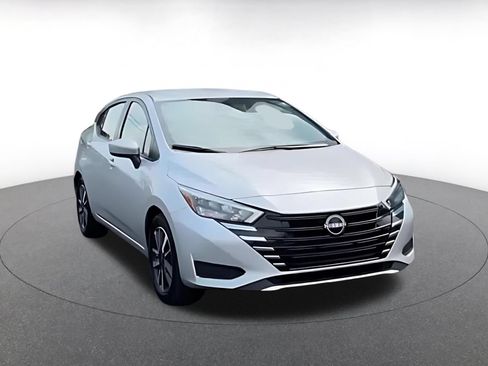 Used 2025 Nissan Versa SV FWD image 3