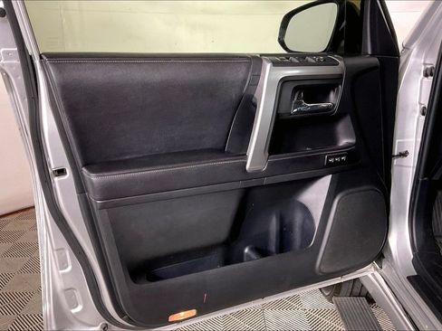 Used 2018 Toyota 4Runner Limited AWD/4WD image 22