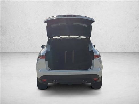 Used 2018 Jaguar F-PACE Premium image 6
