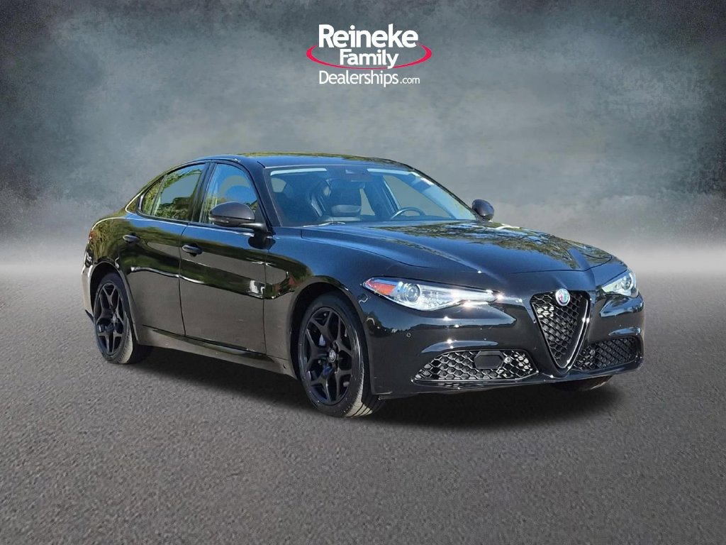 Used 2021 Alfa Romeo Giulia Sprint w/ Nero Edizione AWD/4WD image 4