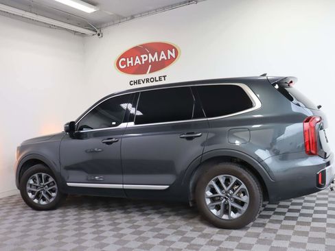Used 2024 Kia Telluride LX image 3