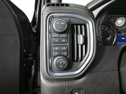 Used 2021 Chevrolet Silverado 1500 LTZ w/ Safety Package II AWD/4WD image 24