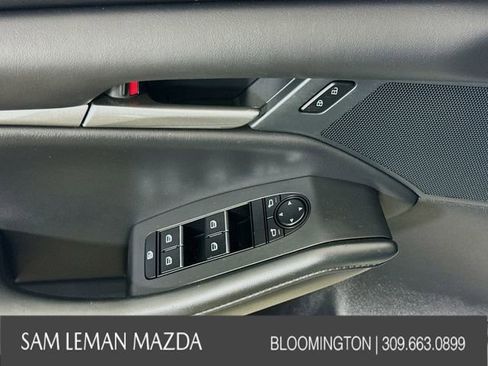Used 2023 MAZDA MAZDA3 s FWD image 17
