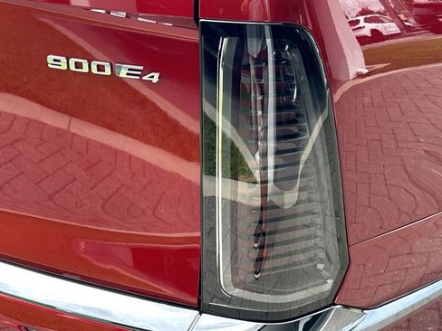 New 2026 Cadillac Vistiq Platinum image 8