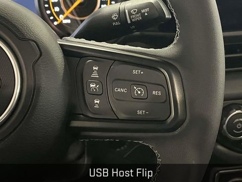 Certified 2025 Jeep Gladiator Rubicon w/ Dual Top Group image 27