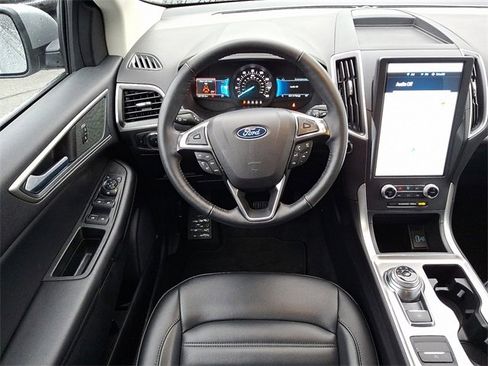 Used 2024 Ford Edge SEL image 11
