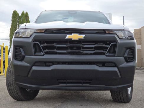 Used 2023 Chevrolet Colorado W/T image 8