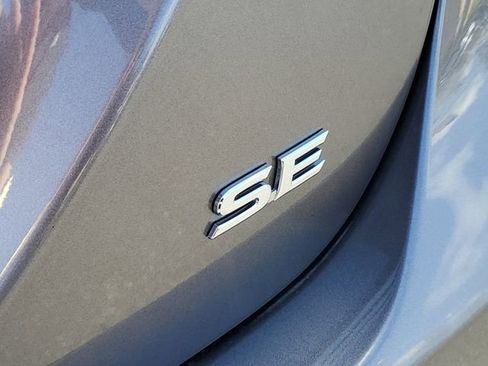 Used 2024 Toyota Camry SE image 6