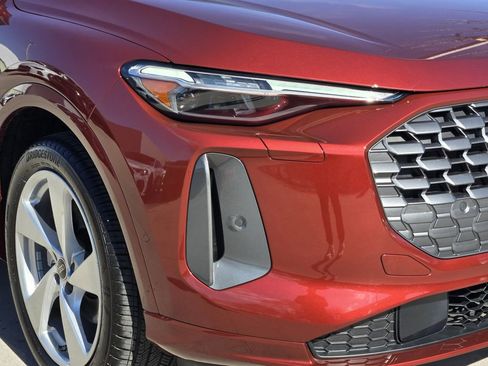 Certified 2025 Audi Q5 Prestige image 12