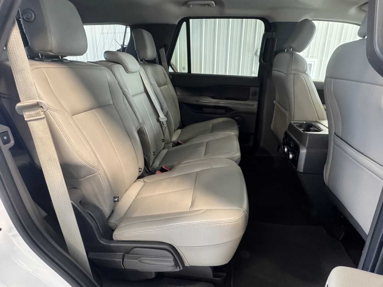 Used 2019 Ford Expedition XLT w/ Equipment Group 202A AWD/4WD image 20