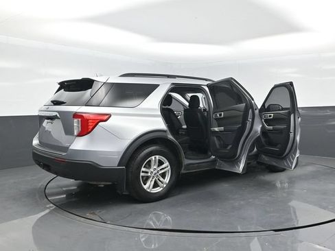 Used 2020 Ford Explorer XLT w/ Cold Weather Package AWD/4WD image 29