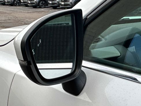 New 2025 Nissan Pathfinder SL image 13