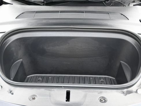 Used 2023 Tesla Model Y Long Range image 44