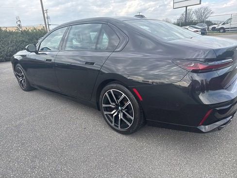 Used 2023 BMW 760i xDrive image 13