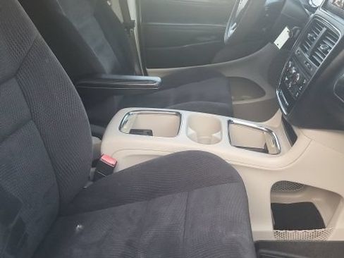 Used 2014 Dodge Grand Caravan SXT FWD image 14