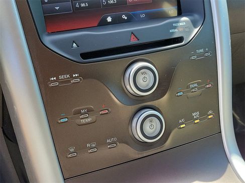 Used 2012 Ford Edge SEL image 25