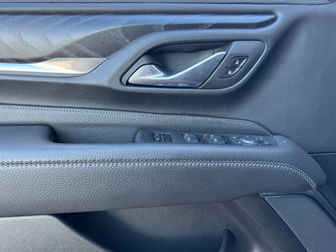 Used 2024 GMC Yukon XL Denali image 11