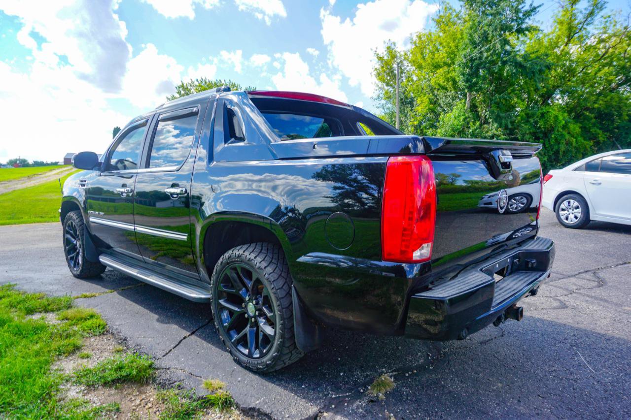 Used 2011 Cadillac Escalade EXT AWD/4WD image 5
