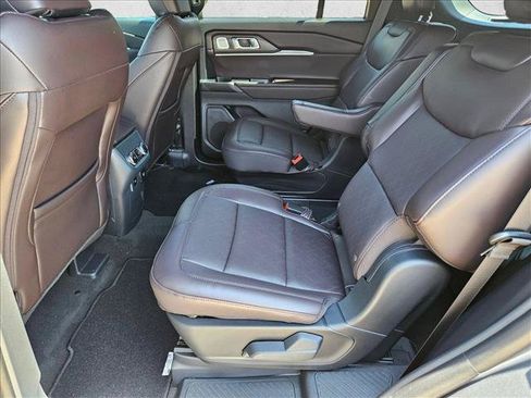 New 2026 Ford Explorer Platinum RWD image 16