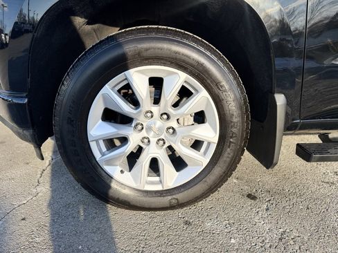 Used 2022 Chevrolet Silverado 1500 Custom image 3