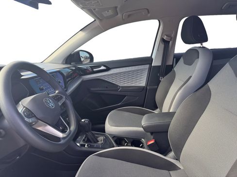 Used 2022 Volkswagen Taos S image 10