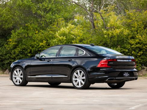 Used 2017 Volvo S90 T6 Inscription w/ Vision Package image 9