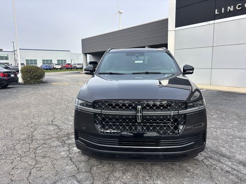 New 2026 Lincoln Navigator Reserve w/ Jet Appearance Package AWD/4WD image 2