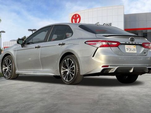 Certified 2020 Toyota Camry SE image 7