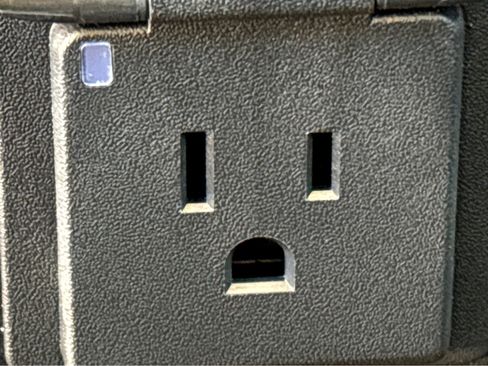 Used 2023 Chevrolet Traverse RS image 27