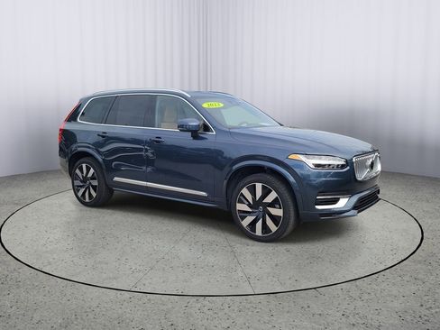 Certified 2023 Volvo XC90 T8 Ultimate w/ Protection Package Premier image 2