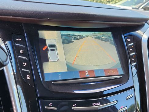 Used 2020 Cadillac Escalade Luxury w/ Escalade Sport Edition AWD/4WD image 24