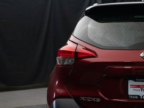Used 2020 Nissan Kicks SR image 12