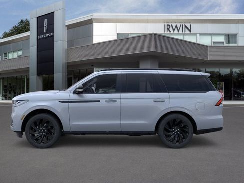 New 2025 Lincoln Navigator Reserve w/ Jet Appearance Package image 3