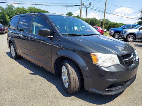 Used 2012 Dodge Grand Caravan SE FWD image 3