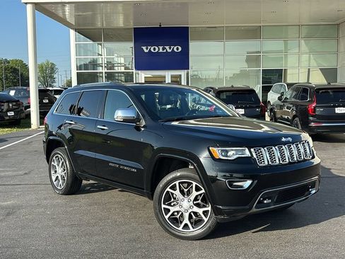 Used 2020 Jeep Grand Cherokee Overland AWD/4WD image 2