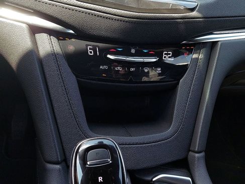 New 2025 Cadillac XT5 Luxury image 10