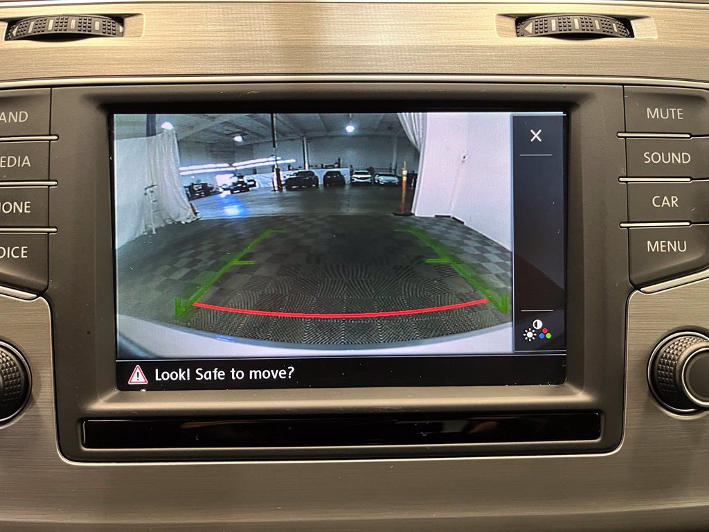 Used 2016 Volkswagen Golf S FWD image 8