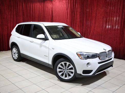 Used 2017 BMW X3 sDrive28i image 2