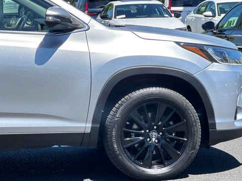 Used 2019 Toyota Highlander SE AWD/4WD image 37