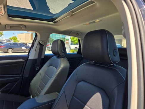Used 2024 Volkswagen Jetta SE FWD image 28