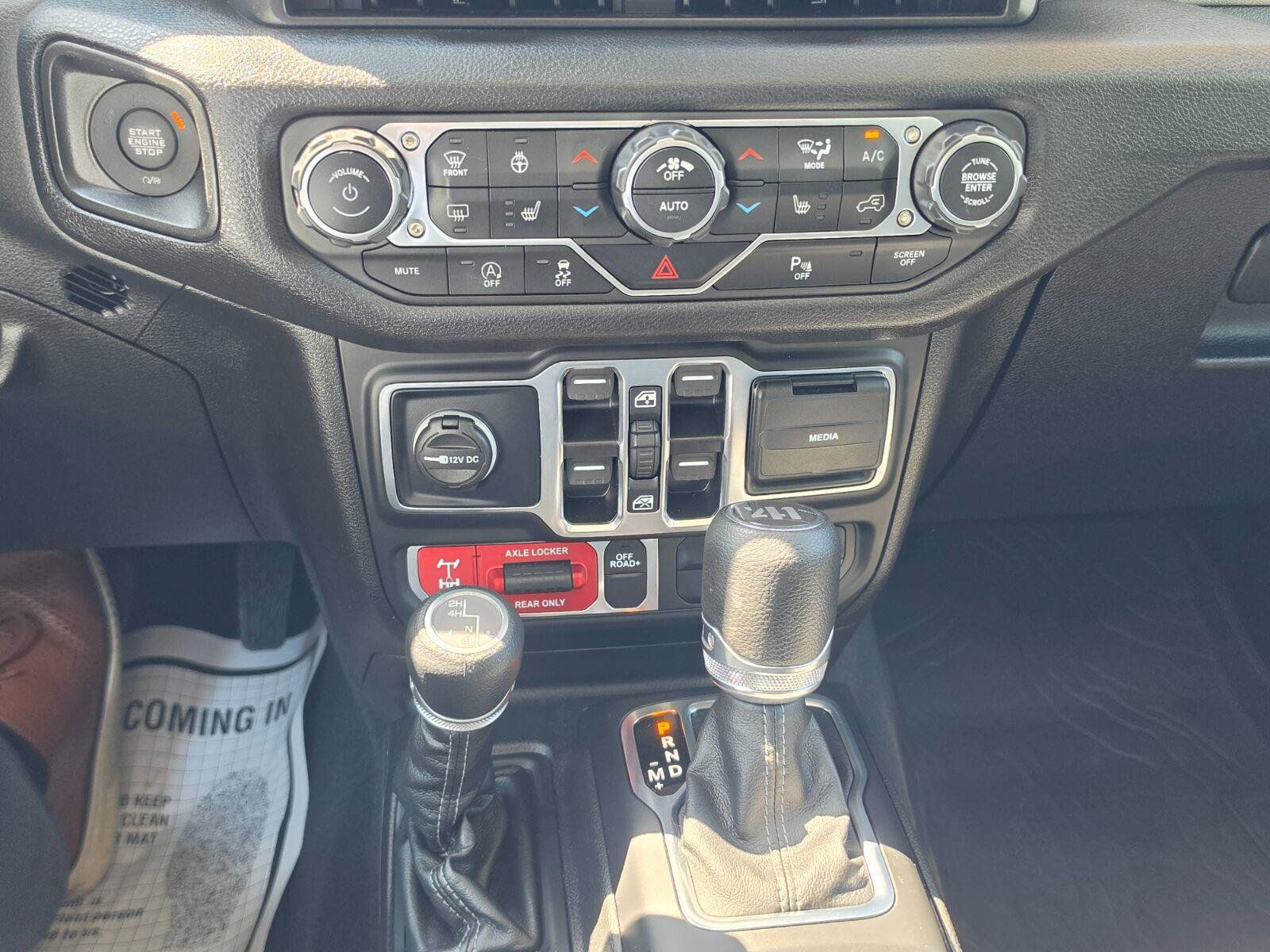 Used 2025 Jeep Wrangler Unlimited Sport AWD/4WD image 7