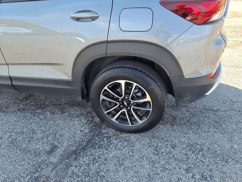 Used 2025 Chevrolet TrailBlazer LT image 39