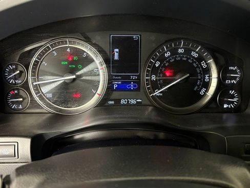 Used 2021 Lexus LX 570 4WD w/ Luxury Package image 21