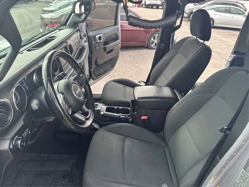 Used 2019 Jeep Wrangler Unlimited Sport S AWD/4WD image 17