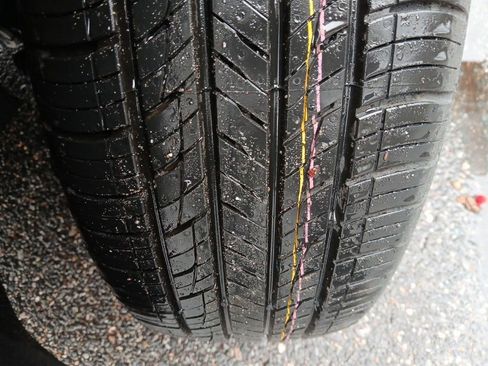 New 2025 Volkswagen Taos SE image 27