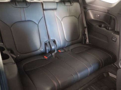 Used 2025 Honda Pilot TrailSport image 24