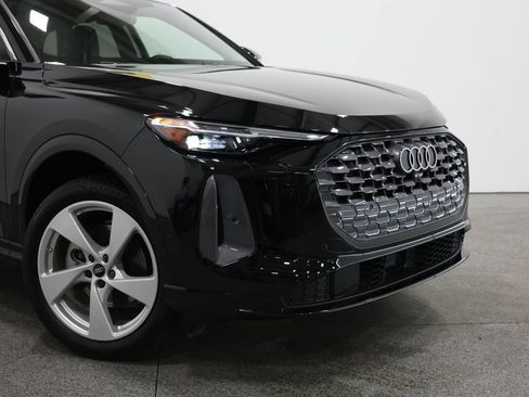 Used 2025 Audi Q5 Premium Plus w/ Premium Plus AWD/4WD image 3