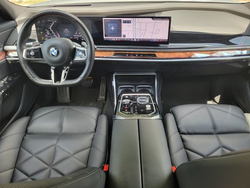 Used 2025 BMW 740i xDrive AWD/4WD image 15